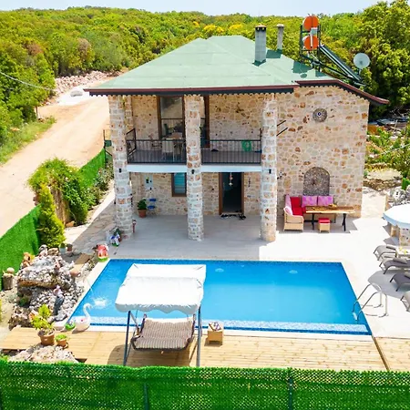 Guenes Villa