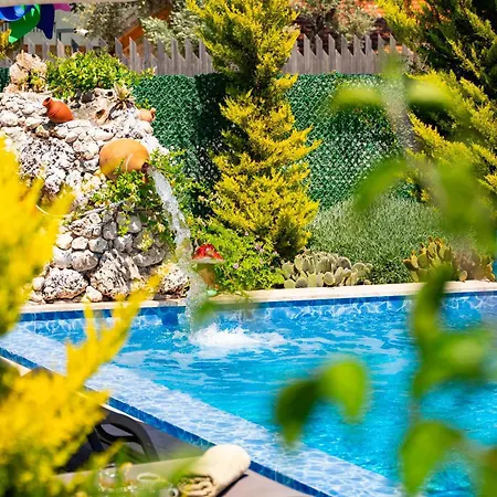 Güneş Kaş